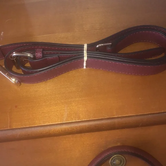 NWOT GORGEOUS burgundy handbag!!! - Picture 6 of 6